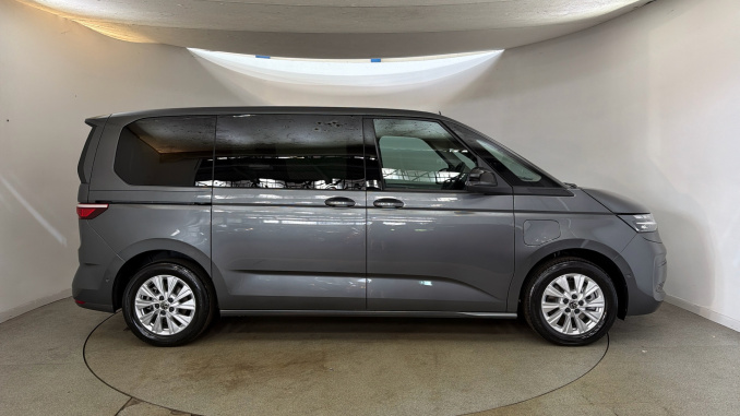 Volkswagen Multivan 1.5 TSI eHybrid Life 5dr 4MOTION DSG Estate - Image 4